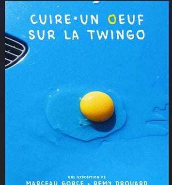 Cuire un oeuf sur la twingo