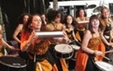 Zalindê et Puissance Percussive Féminine