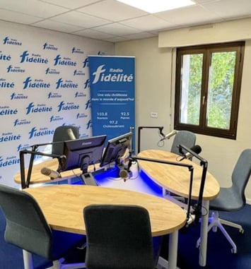 40 ans de radio de proximité : visite des studios de Radio Fidélité