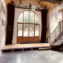 Visite commentée de l'Auberge les Bains Douches agrémentée de chansons populaires et contes