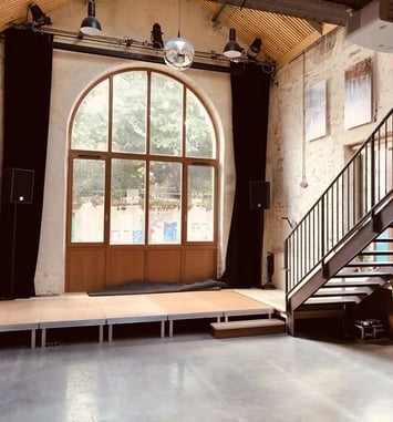 Visite commentée de l'Auberge les Bains Douches agrémentée de chansons populaires et contes