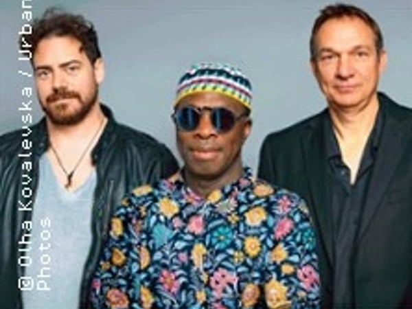 Aly Keïta Trio feat Mariam Koné