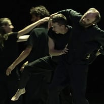 À l'ombre d'un Vaste