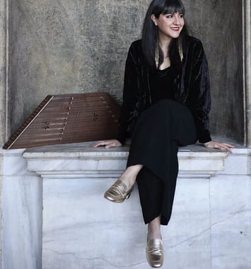 72 cordes, 18 chevalets, une table d’harmonie