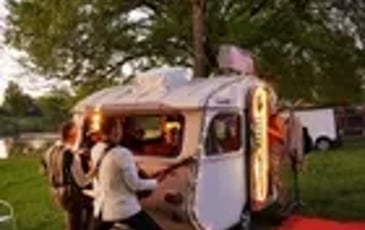 La Caravane JukBox et Les Frères Scopitone