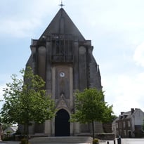 Église Saint-Pierre et Saint-Paul et exposition de faïences