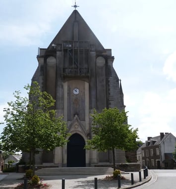 Église Saint-Pierre et Saint-Paul et exposition de faïences