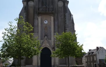 Église Saint-Pierre et Saint-Paul et exposition de faïences