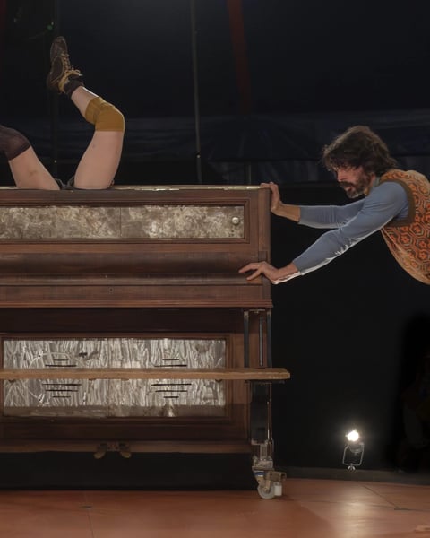 Laissez les poireaux derrière les barreaux