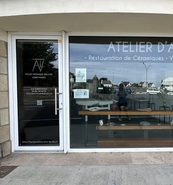 Visite d'un atelier de restauration d'objets d'art