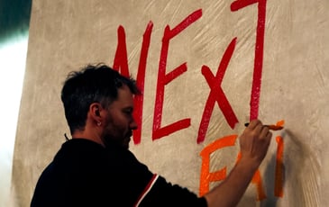 De ce qui nous arrive + NEXT / Note d’intention