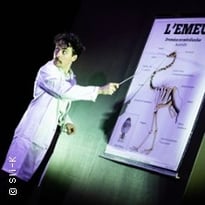La Guerre des Émeus, Théâtre 100 noms