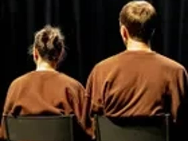Derrière