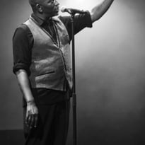 One Poet Show