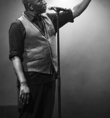One Poet Show