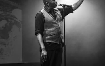 One Poet Show