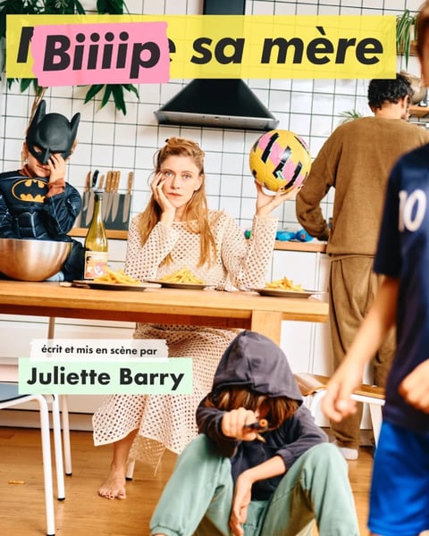 Juliette Barry dans Biiiip sa mère