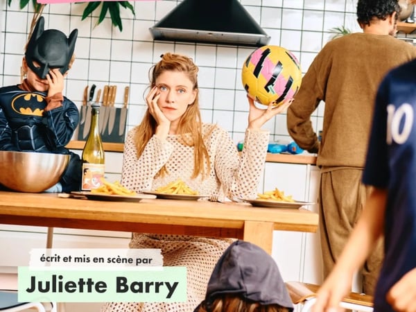Juliette Barry dans Biiiip sa mère
